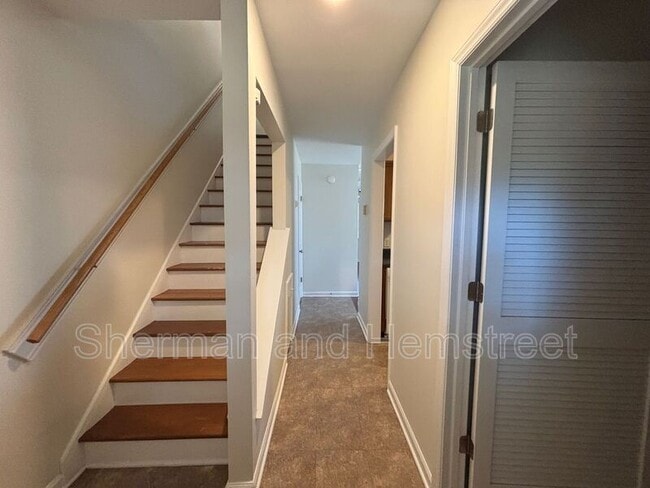 Building Photo - 313 Lake Ave