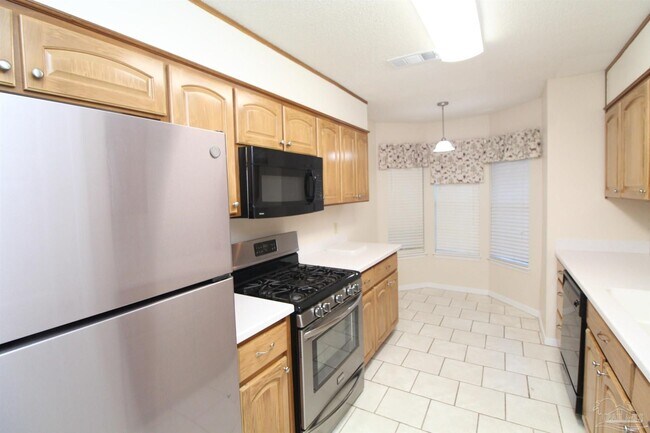 Building Photo - 8154 Treetop Ln
