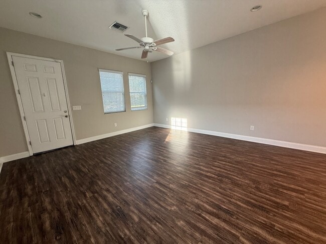 Building Photo - 2820 1st Ave S