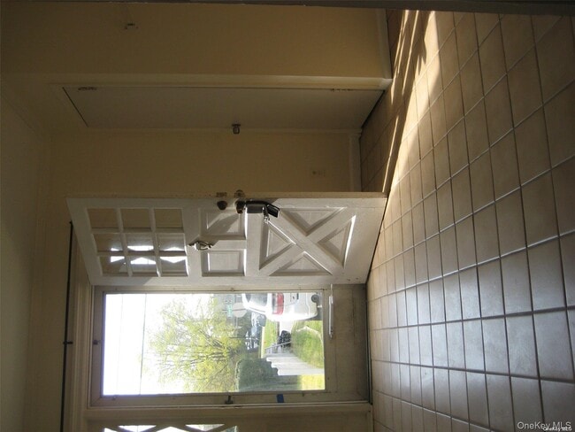 Building Photo - 117 Blydenburgh Ave