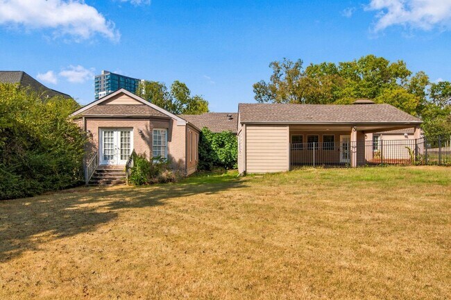 Building Photo - 2023 Galbraith Dr