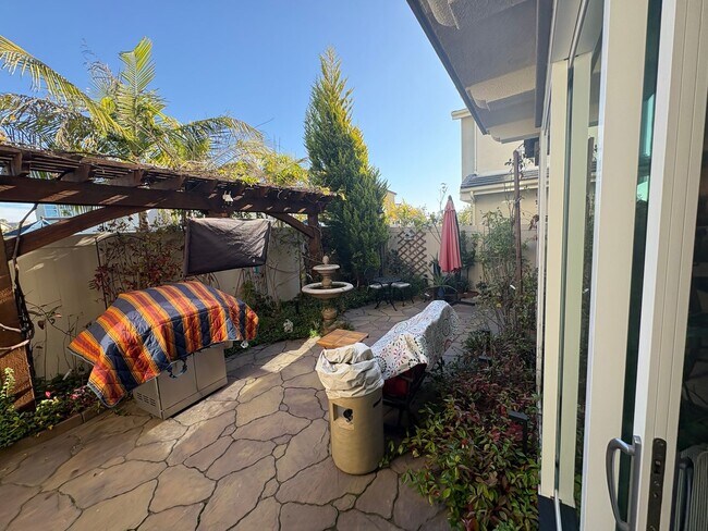 Building Photo - Elegant Fully Furnished 3BR/2.5BA Condo in Carlsbad