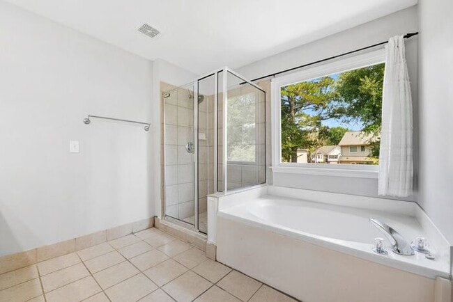 Building Photo - 3485 Maple Terrace Dr