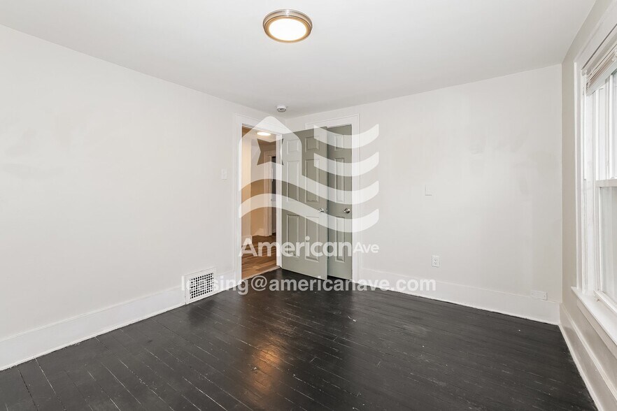 Building Photo - 691 Noble Ave