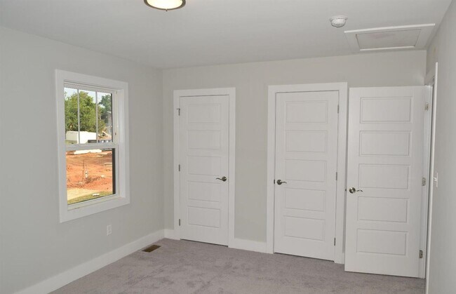 Building Photo - Welcome to Stonehaven!