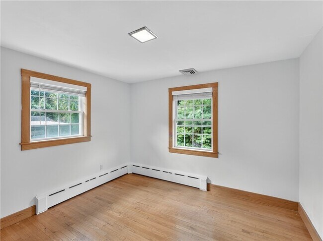 Building Photo - 239 Bulgarmarsh Rd