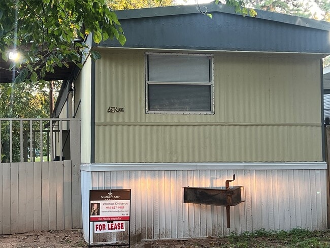 Building Photo - 13207 Captain Cir