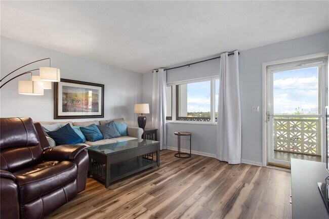 Building Photo - 1235 S Highland Ave