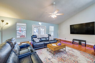 Building Photo - 8411 Brixton-SI ID1546356P