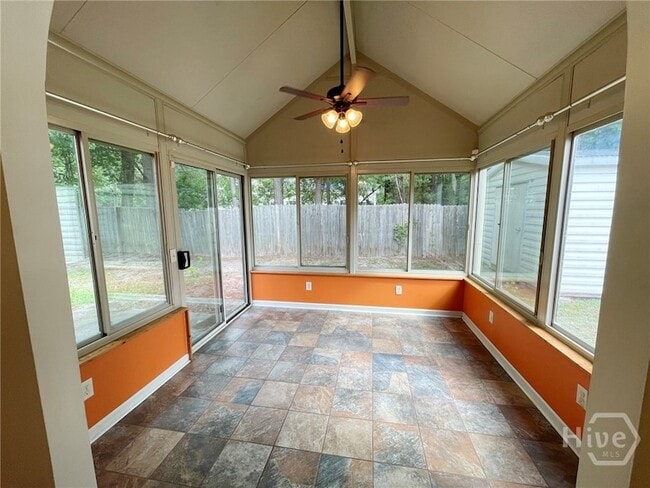 Building Photo - 102 Cormorant Way