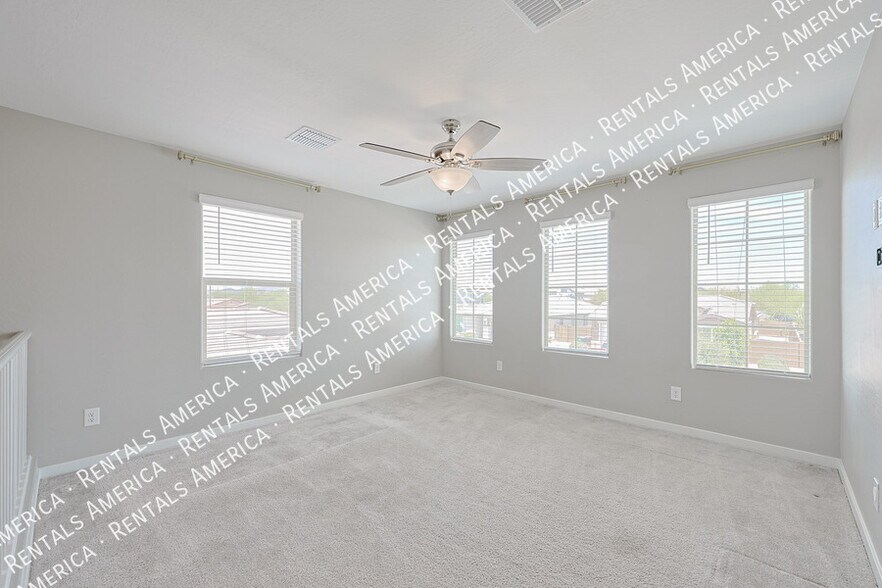 Building Photo - 15713 W Woodlands Ave