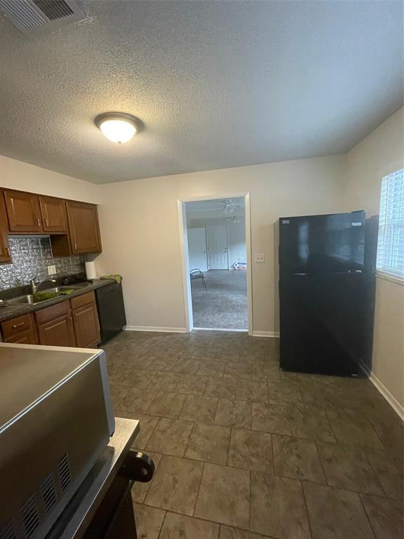 Building Photo - 204 Callitris Ave