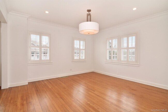 Building Photo - 68 Wildway