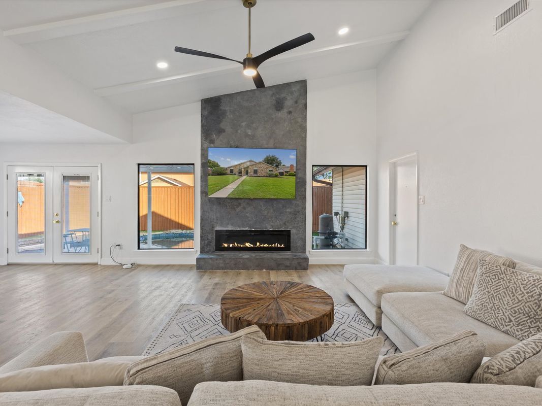 Building Photo - 3404 Newkirk Dr