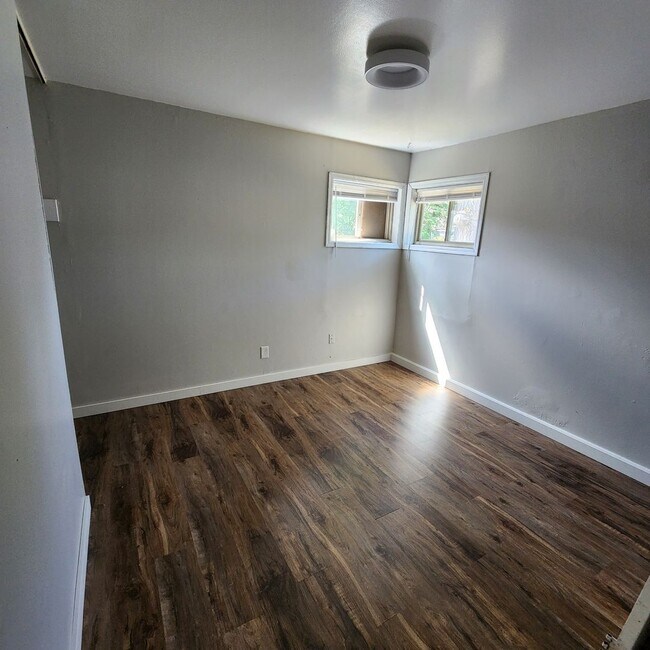 Building Photo - Miller Beach Nearby - Aetna Living