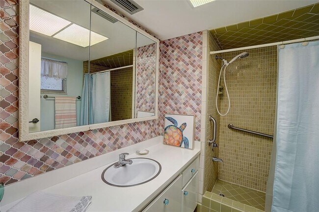 Building Photo - 5108 Brittany Dr S