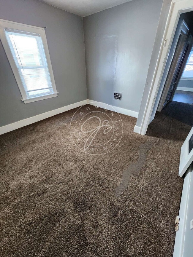 Building Photo - 1944 Crosswell Pl