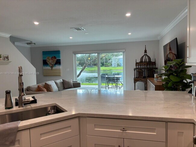 Building Photo - 16207 Sierra Palms Dr