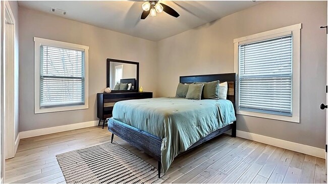 Building Photo - 374 Prince Dr