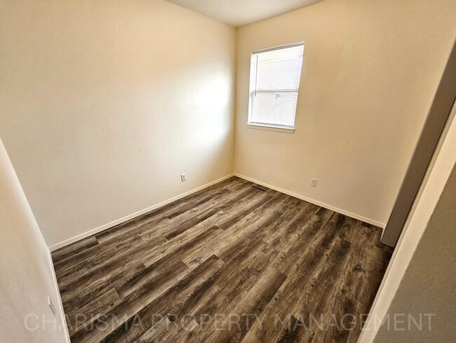 Building Photo - Cozy Two-Bedroom Apartment – Great Locatio...