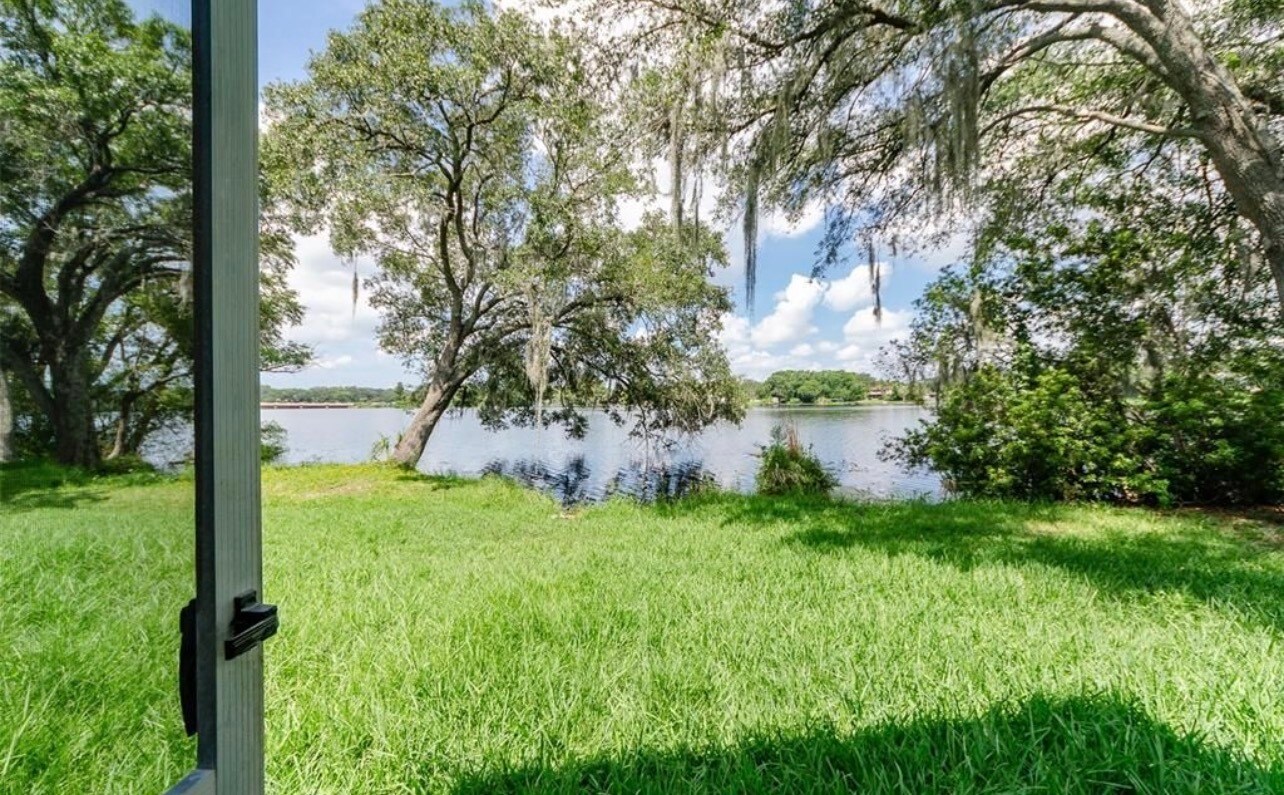 Building Photo - 7246 E Bank Dr