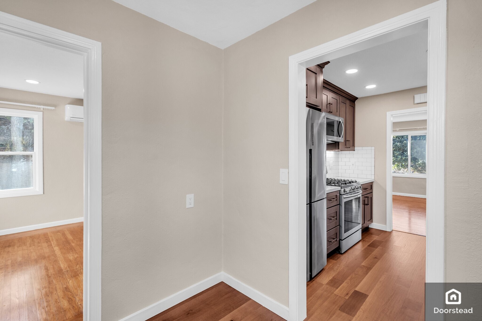 Building Photo - 711 Smith Ave