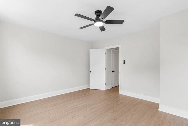 Building Photo - 35 E Collom St