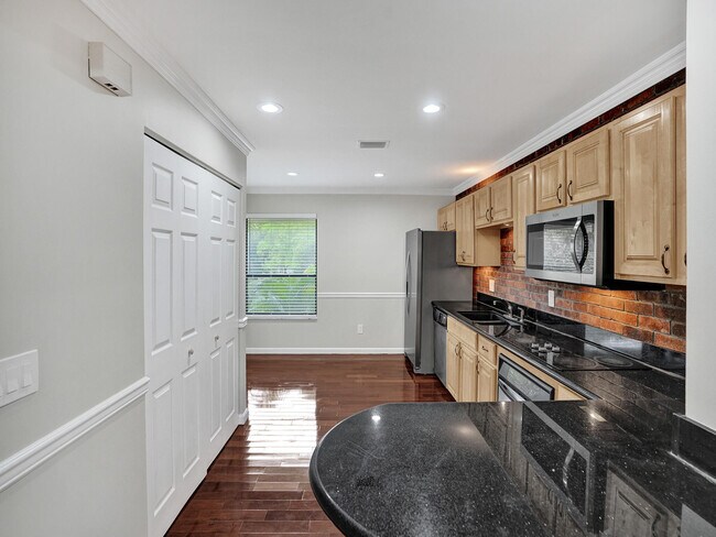 Building Photo - 9280 Sable Ridge Cir