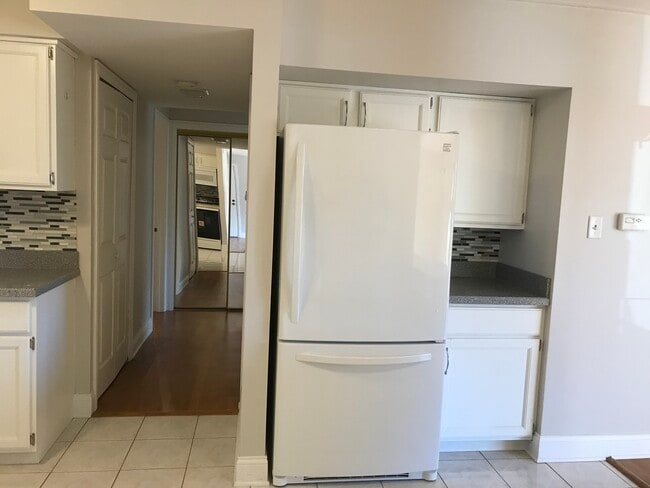 Building Photo - 9941 Treetop Dr