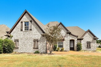 Building Photo - 1302 Heritage Dr S