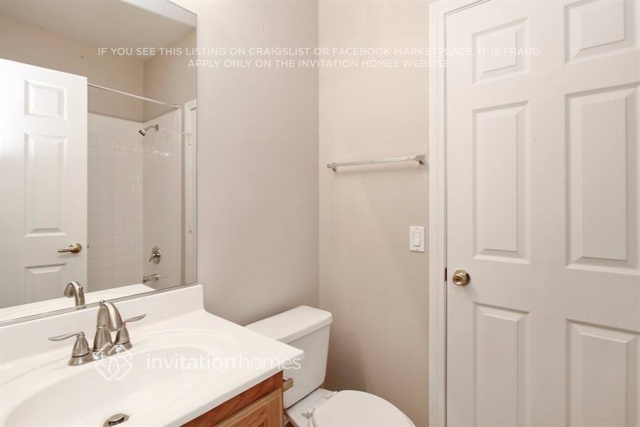 Building Photo - 592 Kavanagh Pl