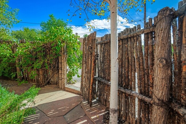 Building Photo - Santa Fe Charm in the Historic Guadalupe D...