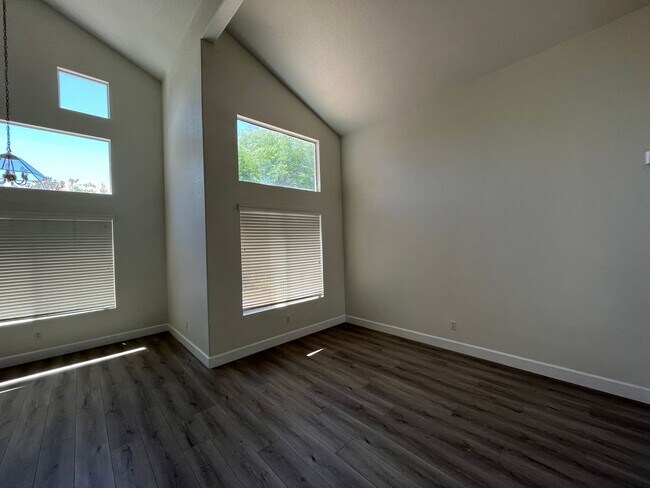 Building Photo - 2407 Tottingham Rd