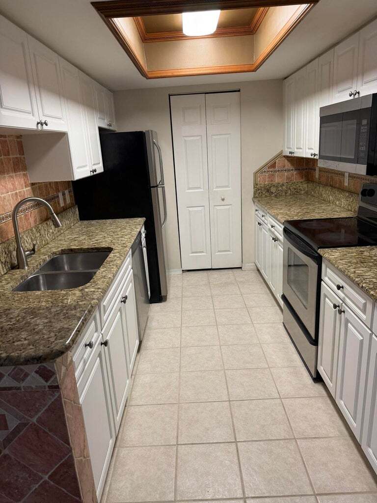 Building Photo - 1500 Crestwood Ct S
