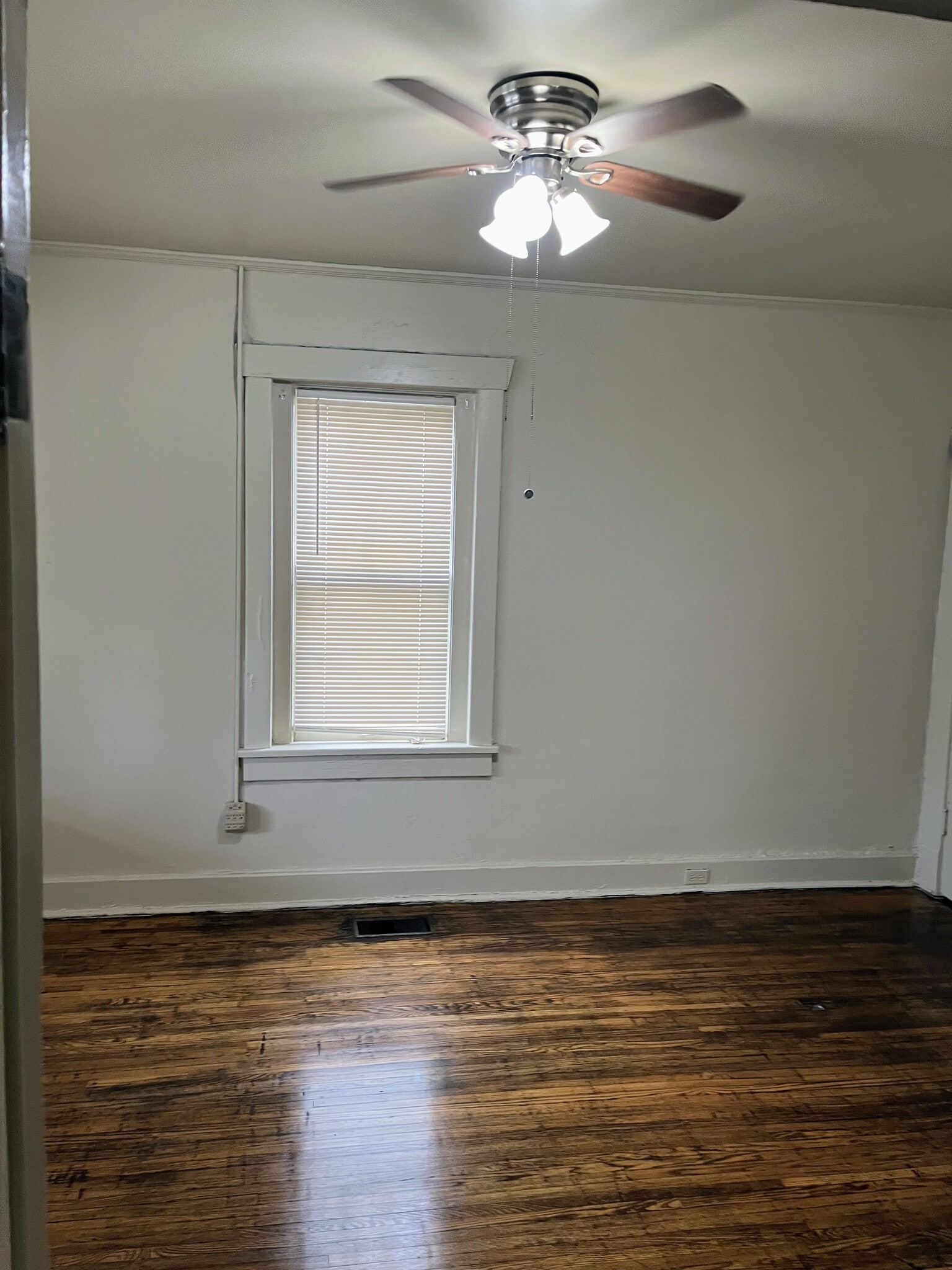 Building Photo - 509 19th Ave N