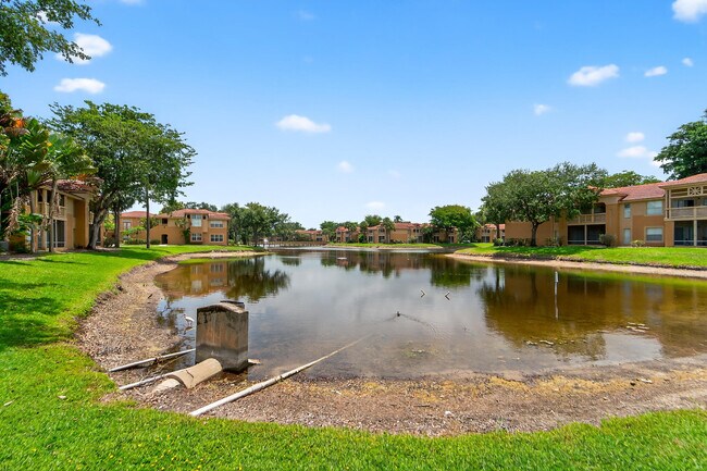 Building Photo - 4807 Via Palm Lakes Via