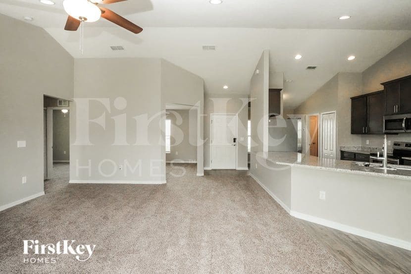 Building Photo - 444 Lanham Dr