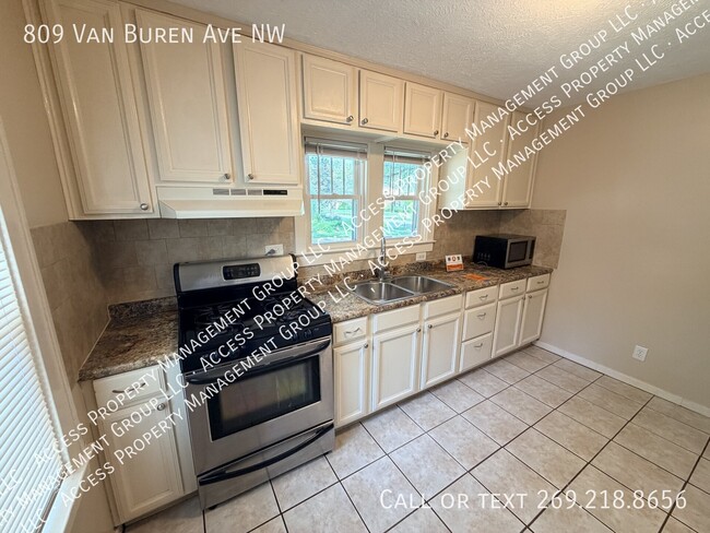 Building Photo - 809 Van Buren Ave NW