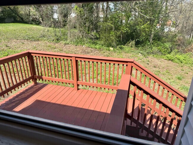 Building Photo - 626 Monroe St