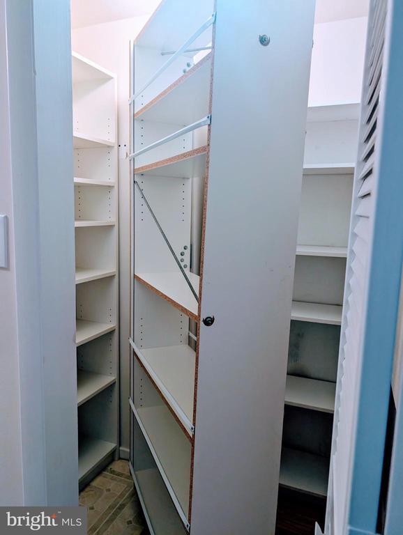 Building Photo - 8856 Youngsea Pl