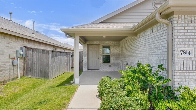 Building Photo - 7814 Switchgrass Crk Dr