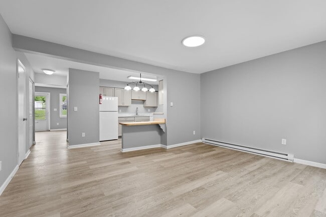 Building Photo - 500 NY-299