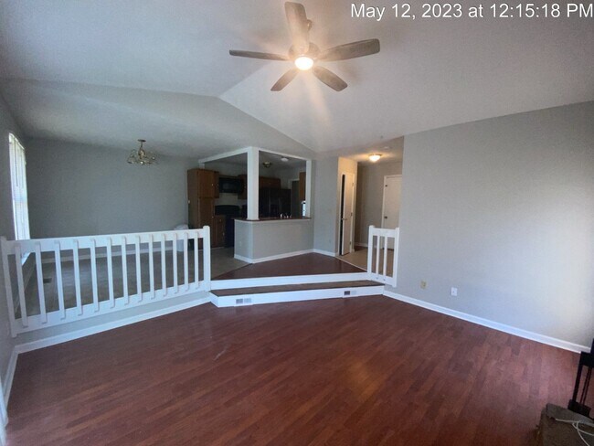 Building Photo - 6951 Calamar Dr