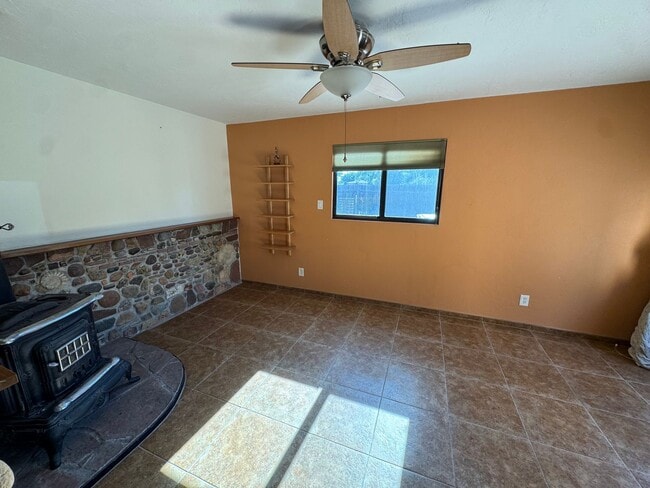 Building Photo - Northwest Living!