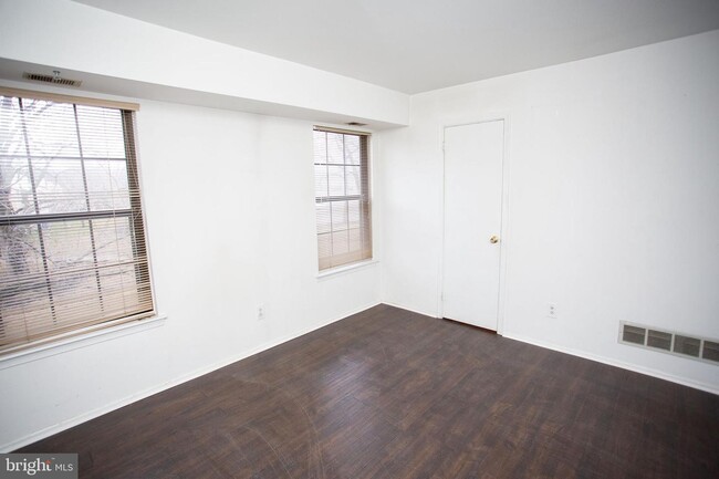 Building Photo - 40B Sumac Ct