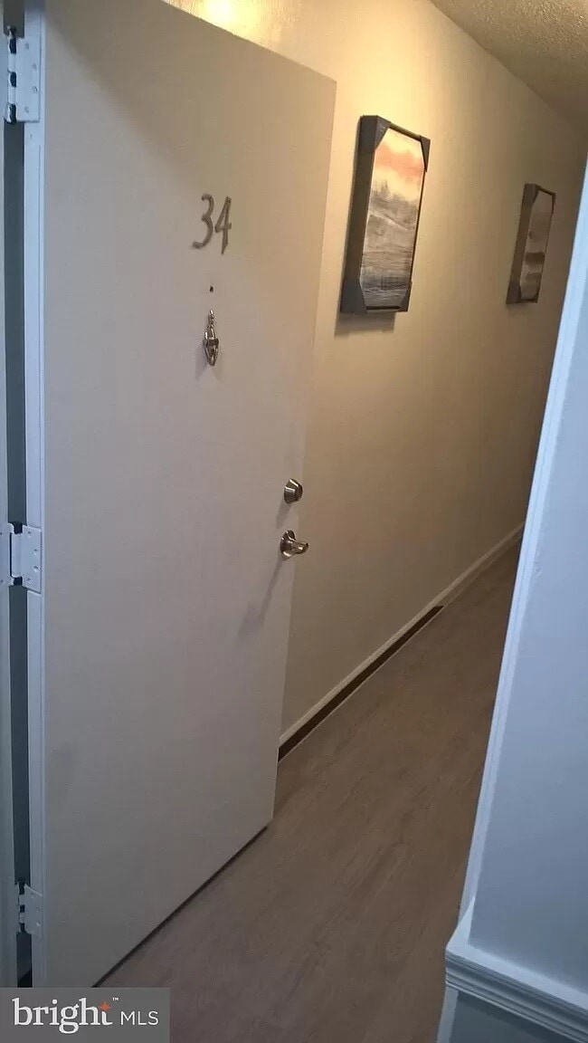 Apt door - 9 Par Haven Dr