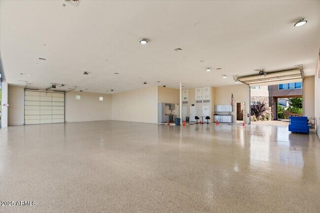 Building Photo - 4251 W Earhart Way
