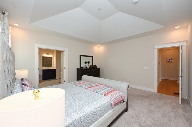 Building Photo - **EXECUTIVE 2022-BUILT HOME IN WILLIAMSON ...