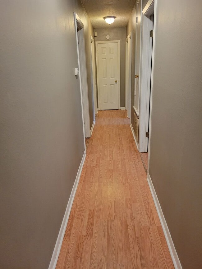 Building Photo - 9368 Wardlow Dr