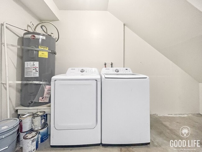 Building Photo - Stunning 2BD/2.5BA W/ In-Unit Laundry and ...